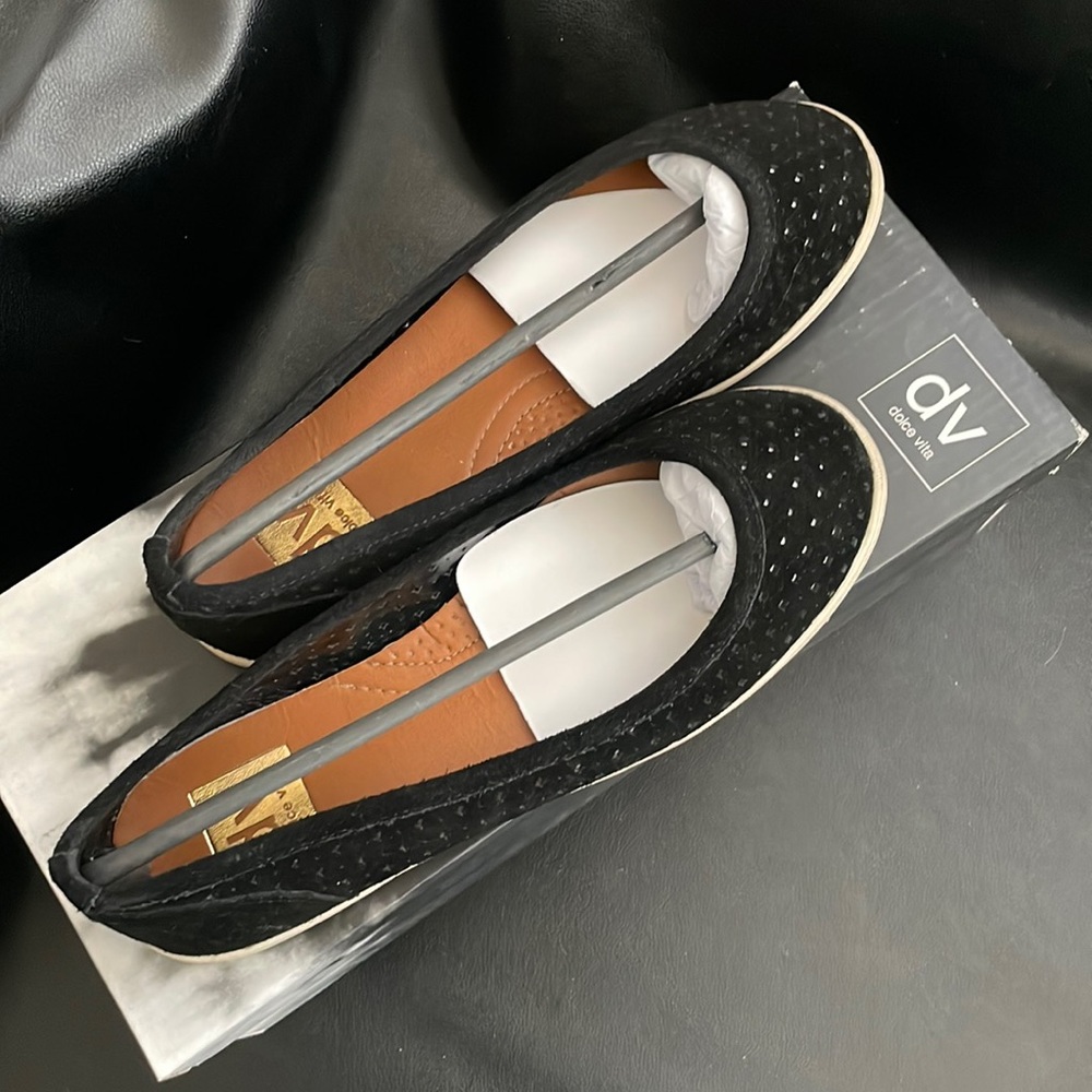 DOLCE VITA Black Flats - Size 7